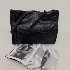생로랑 니키 토트백 미듐 크로커다일 블랙
