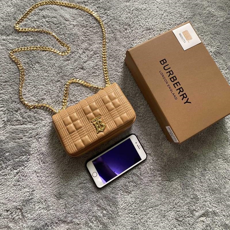 버버리 퀼팅 램스킨 롤라백 17cm, 23cm, 28cm