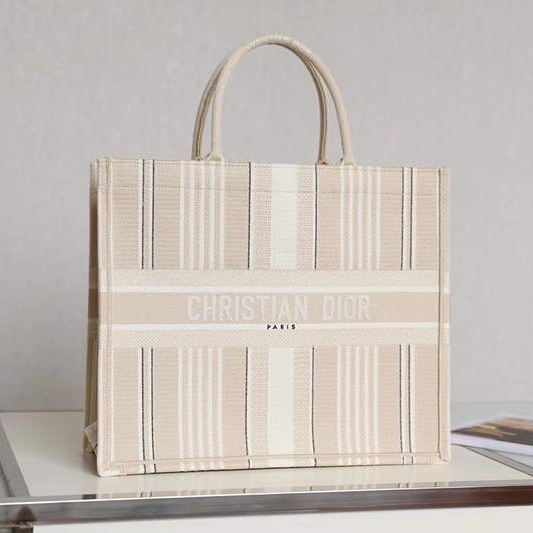 디올 북토트백 라지 41cm