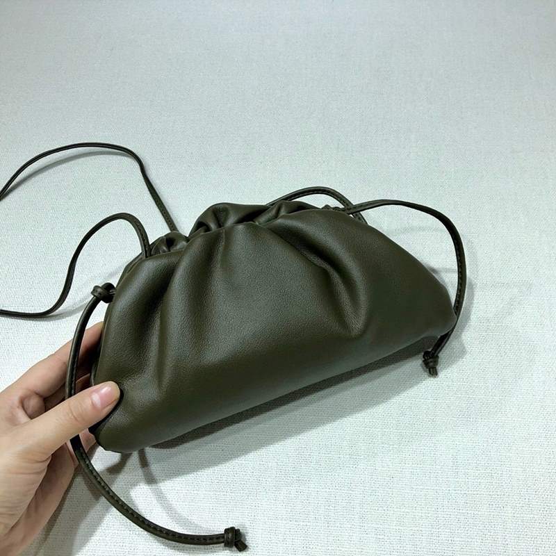 보테가베네타 파우치 클러치백 22cm