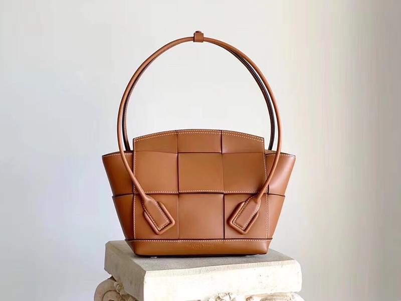 보테가베네타 인트레치아토 아르코 33 백