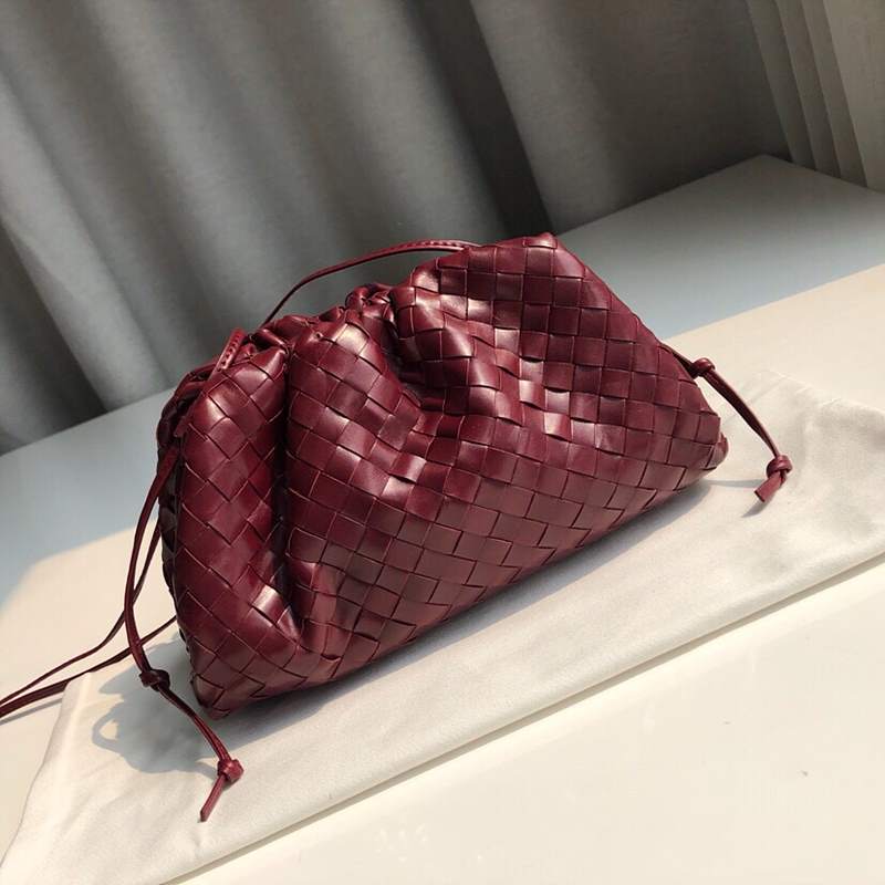 보테가베네타 인트레치아토 파우치 클러치백 22cm