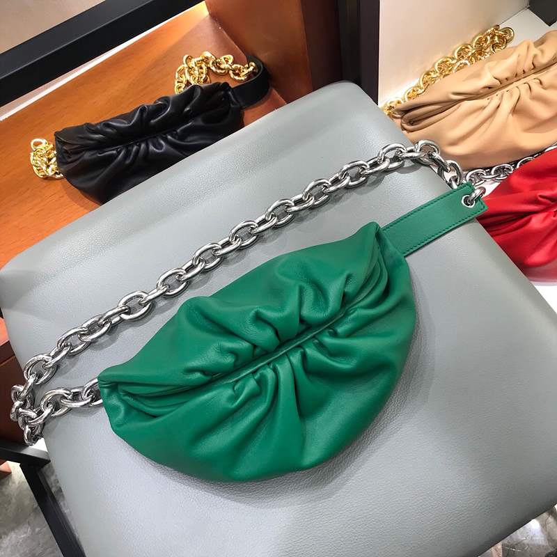 보테가베네타 체인 파우치백 22cm