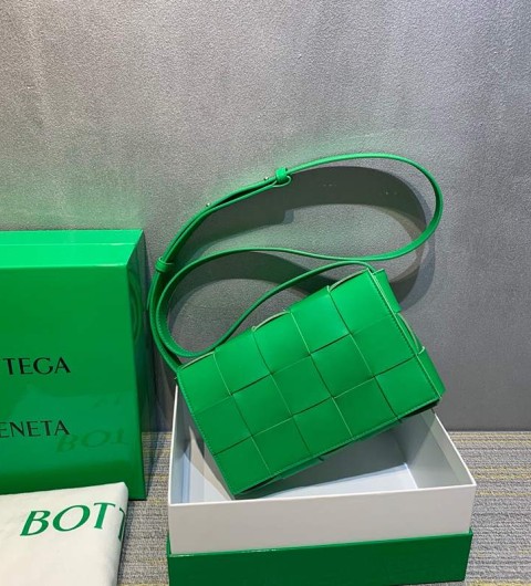 보테가베네타 카세트백