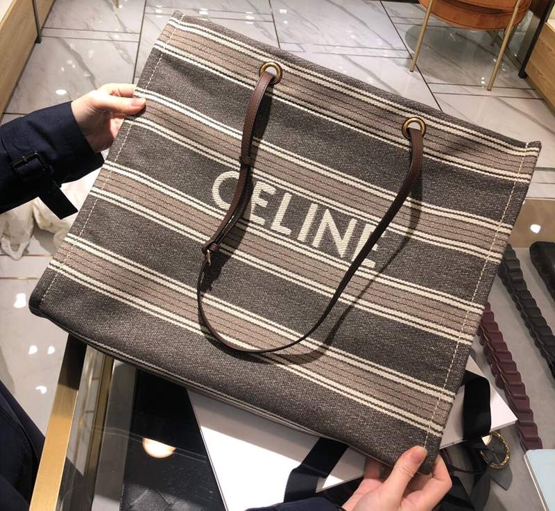 셀린느 호리즌탈 카바스 캔버스 토트백 43cm