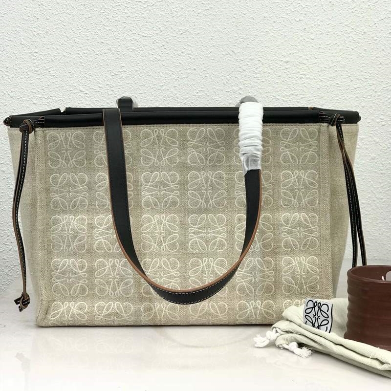 로에베 쿠션백 토트백