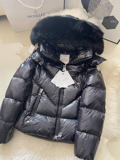 몽클레어 셀락 숏패딩