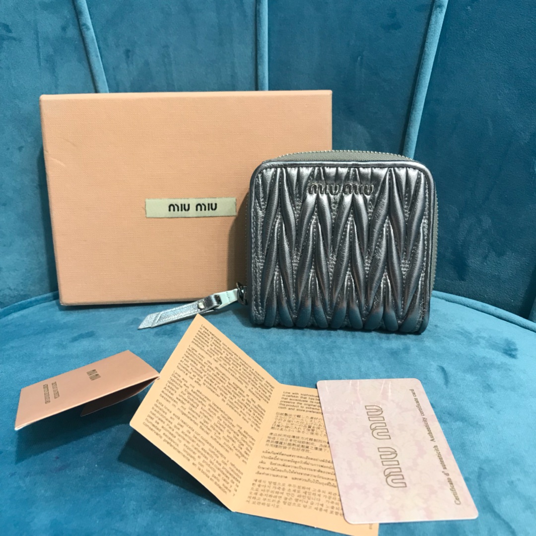 미우미우 카드지갑